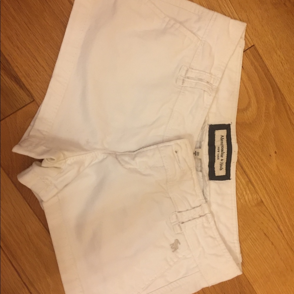 A&F white linen shorts